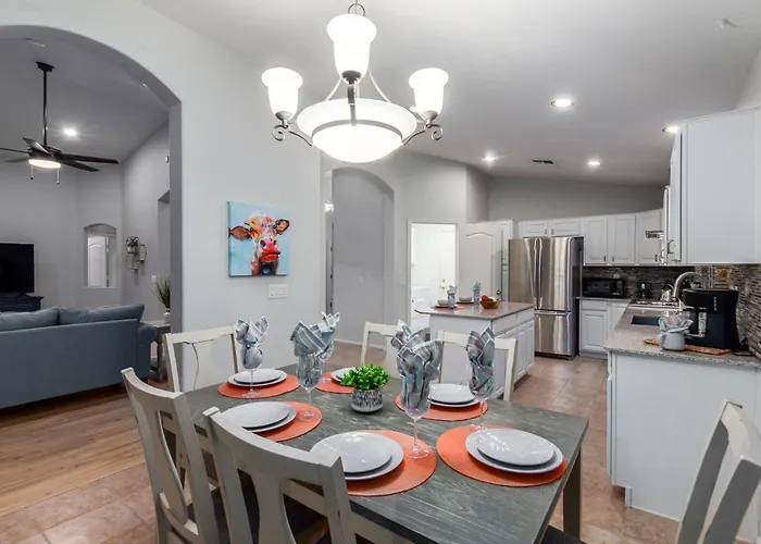 165th Holiday home Goodyear